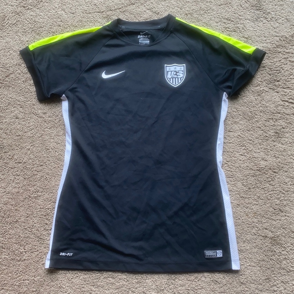 Nike dry fit top. Activewear